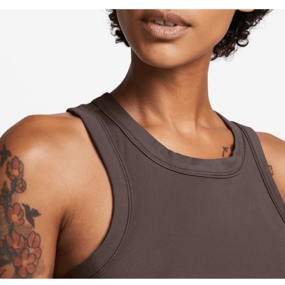 Nike Women's One Fitted Dri-FIT - Picture 2 of 3